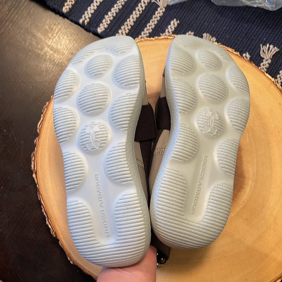 Under Armour slip on foam shoes, NWOT size 7Y gray, and black - Picture 11 of 11